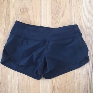 Lululemin running shorts